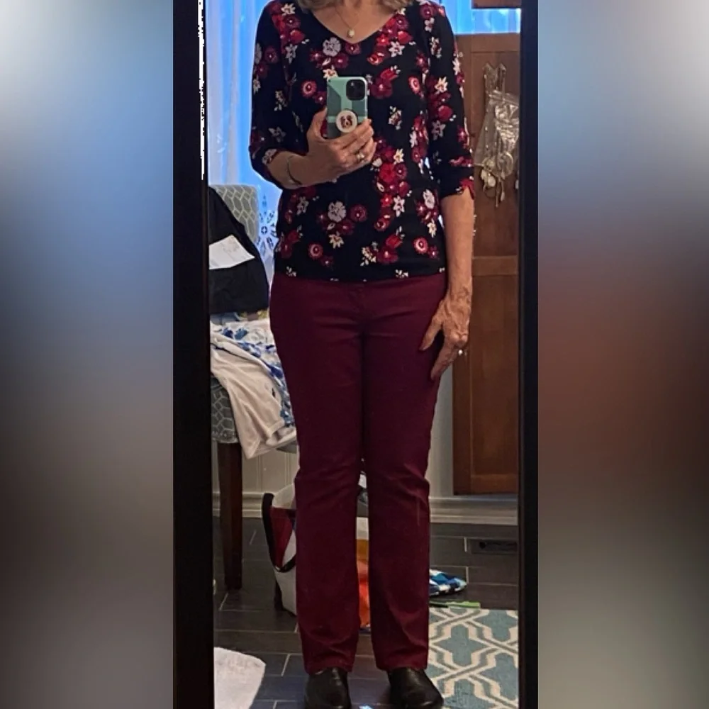 St John’s Bay straight leg Jean burgundy wine Size 10 petite - Picture 15 of 16